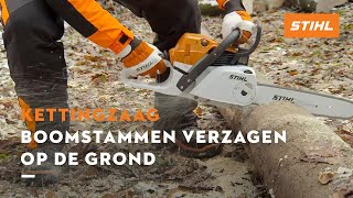 Boomstammen verzagen op de grond  STIHL Kettingzagen [upl. by Velasco]